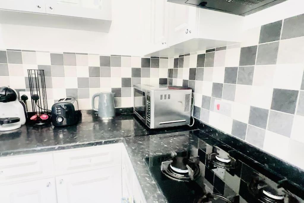 Amazing Location - City Of London- 2 Bedroom Stunning Canal View House With Private Garden,Parking & Balcony Exterior foto