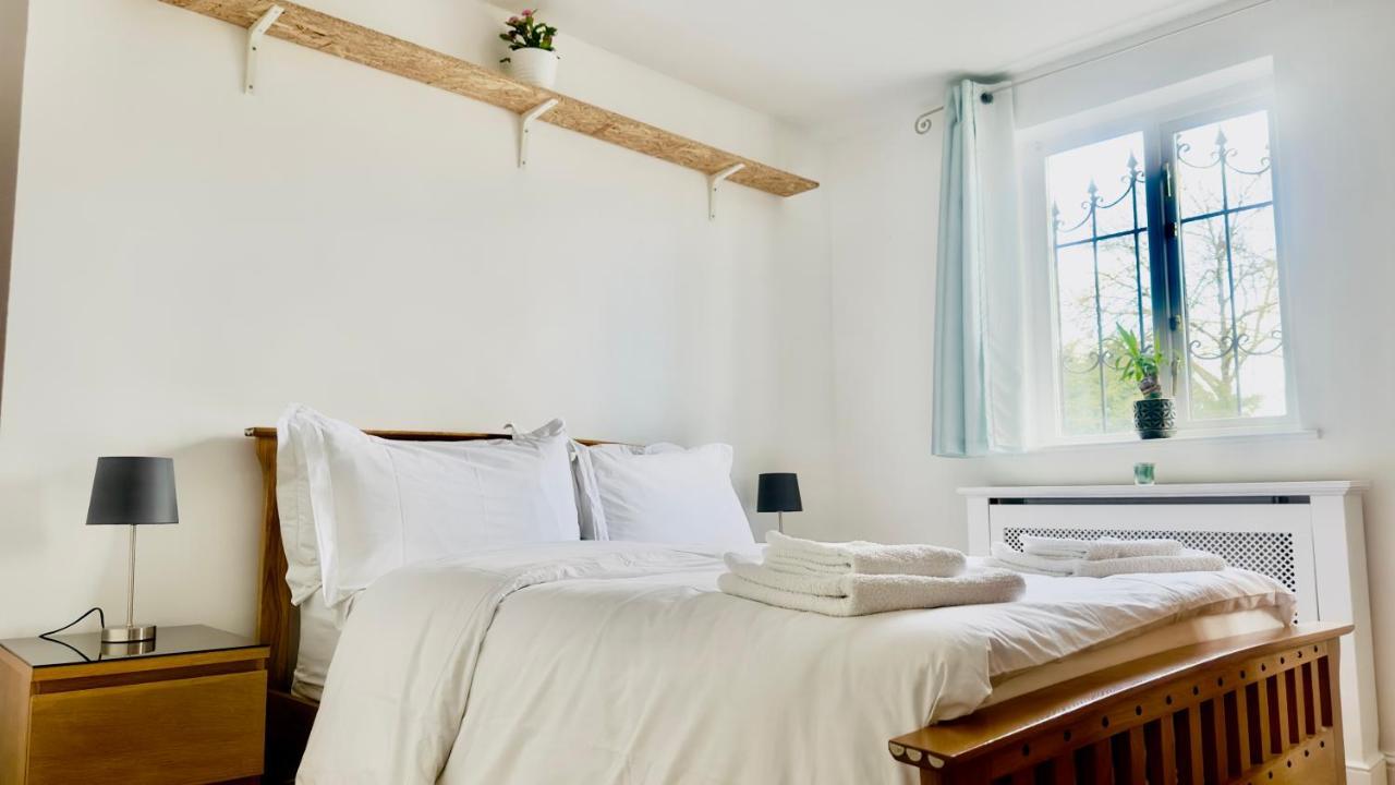Amazing Location - City Of London- 2 Bedroom Stunning Canal View House With Private Garden,Parking & Balcony Exterior foto