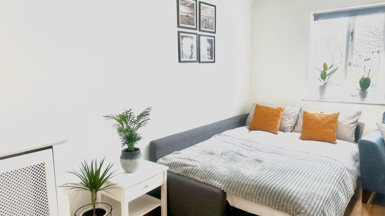 Amazing Location - City Of London- 2 Bedroom Stunning Canal View House With Private Garden,Parking & Balcony Exterior foto