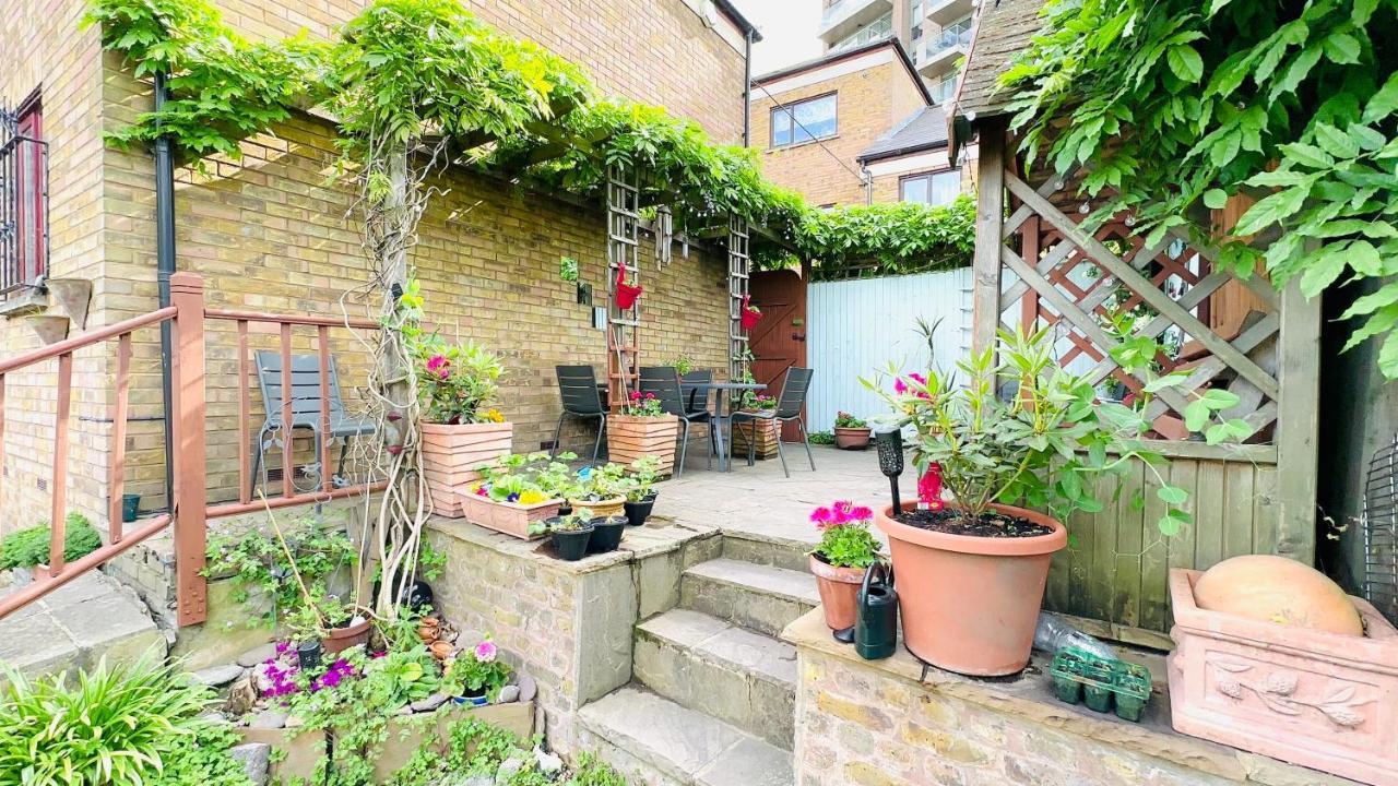 Amazing Location - City Of London- 2 Bedroom Stunning Canal View House With Private Garden,Parking & Balcony Exterior foto