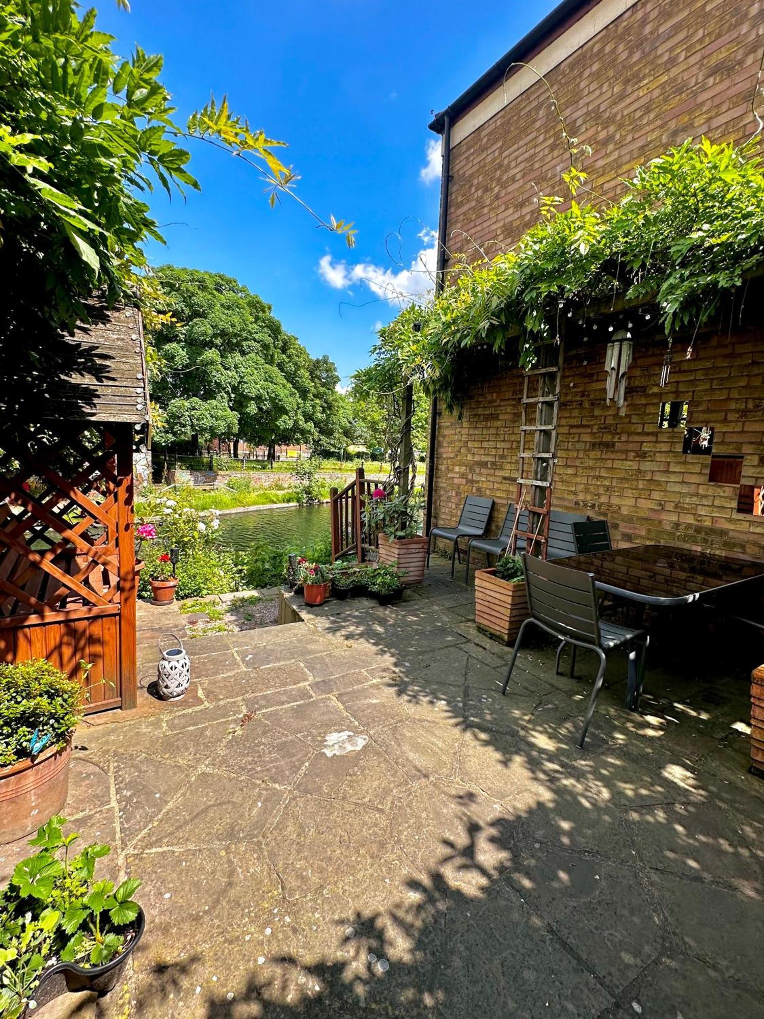Amazing Location - City Of London- 2 Bedroom Stunning Canal View House With Private Garden,Parking & Balcony Exterior foto